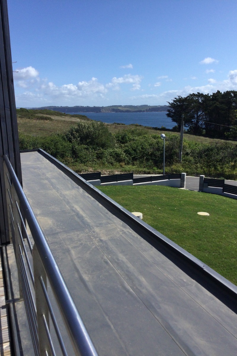 Vue sur la plage du Correjou de l'étage de la maison