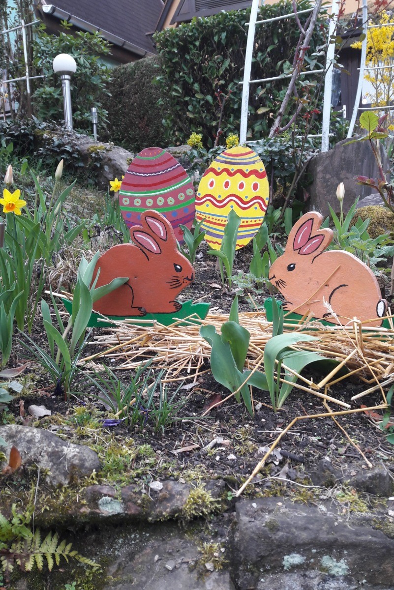 Décor du parc de la résidence à Pâques