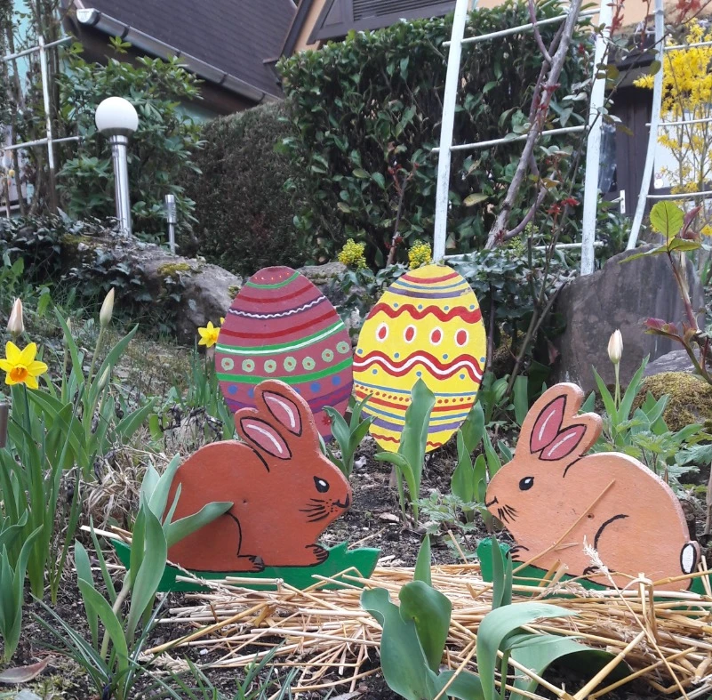Décor du parc de la résidence à Pâques