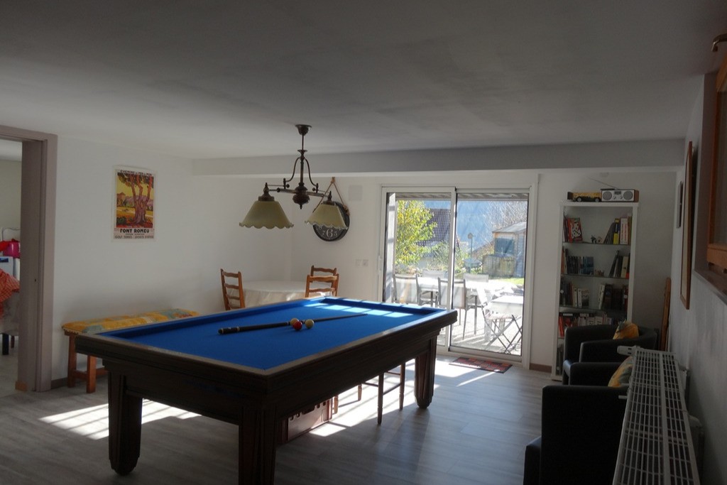 Pour jouer : billard, fléchettes en rez-de-jardin ouvrant sur terrasse - Chambre La Chouette, Chalet des Beuquillons, Gérardmer