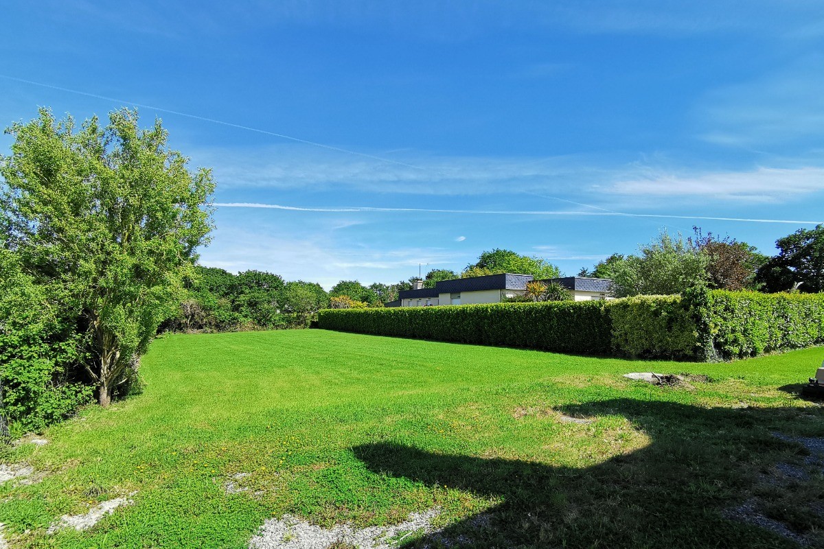 Grand jardin de 1400m² en commun