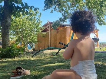 Duffort-Gers-Domaine de la Cambre-roulotte-camping à la ferme-nature-déconnexion-vue sur les Pyrénées-enfant