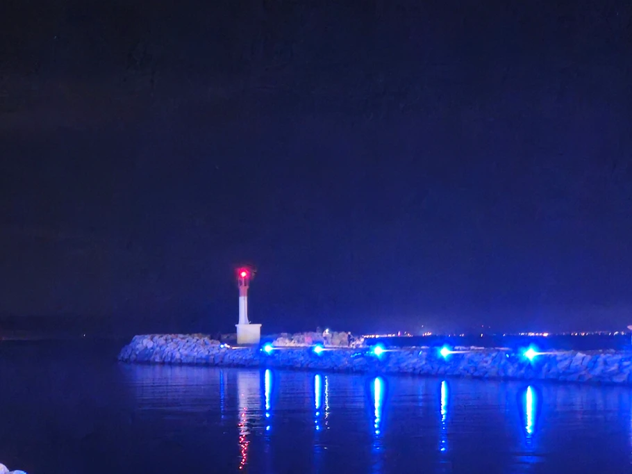 LE PHARE RIVE DROITE
vue de la rive gauche