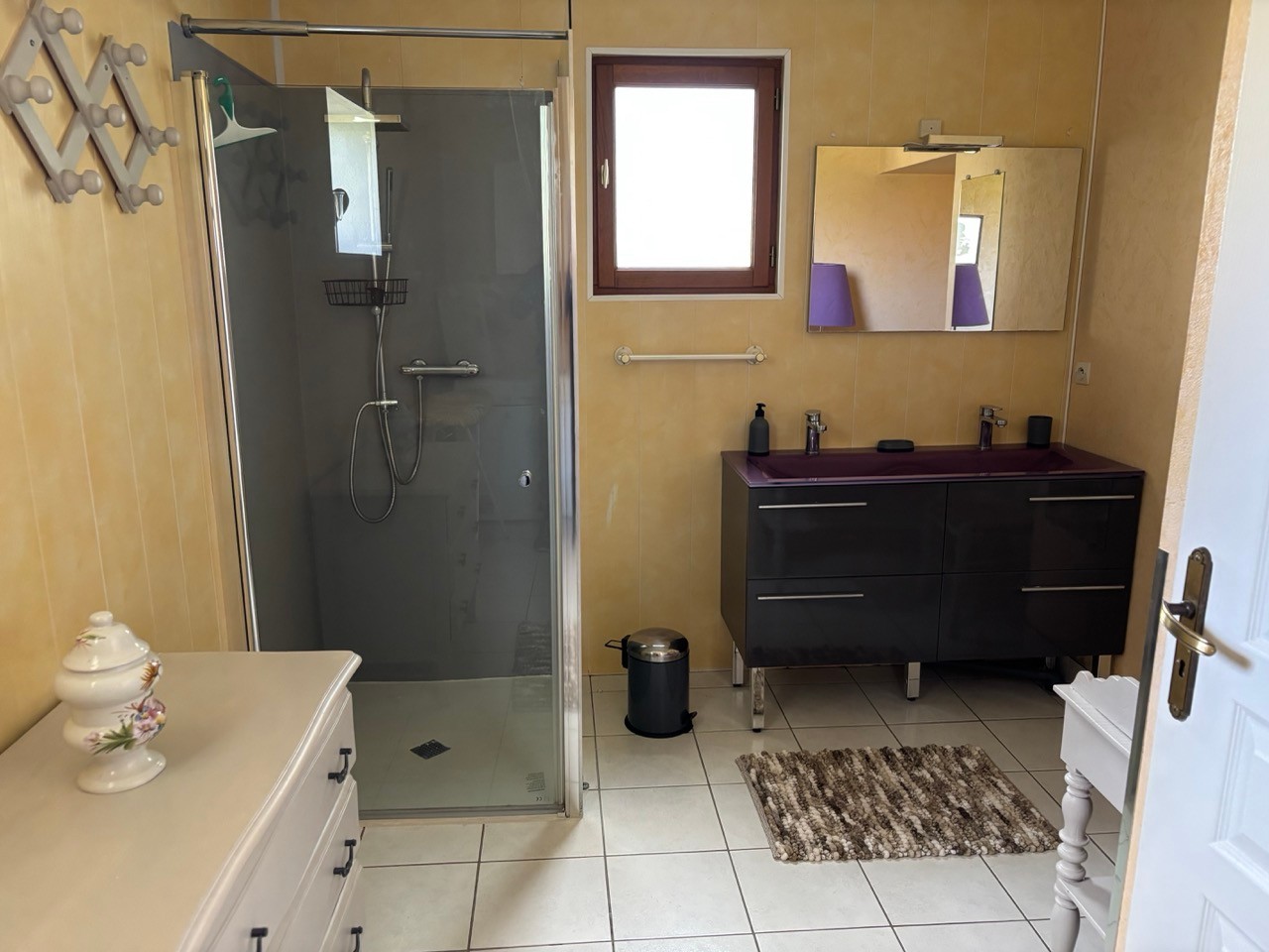 GITE BATHROOM