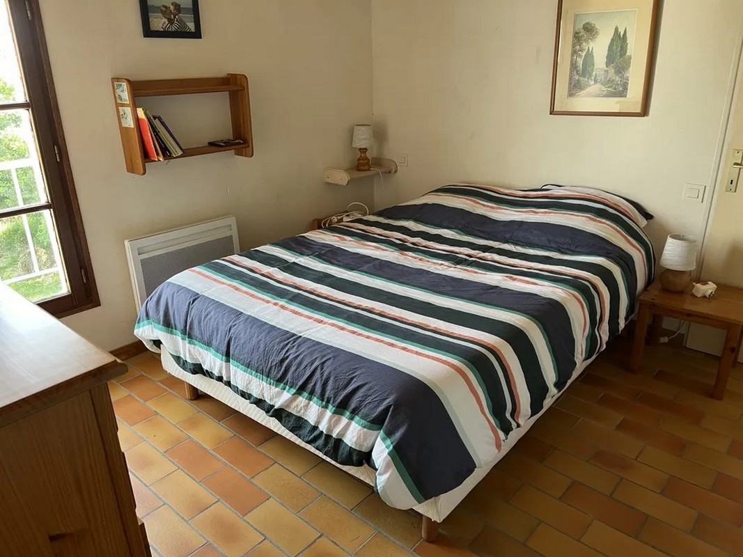 Bedroom 3: 1 double bed (140cm)