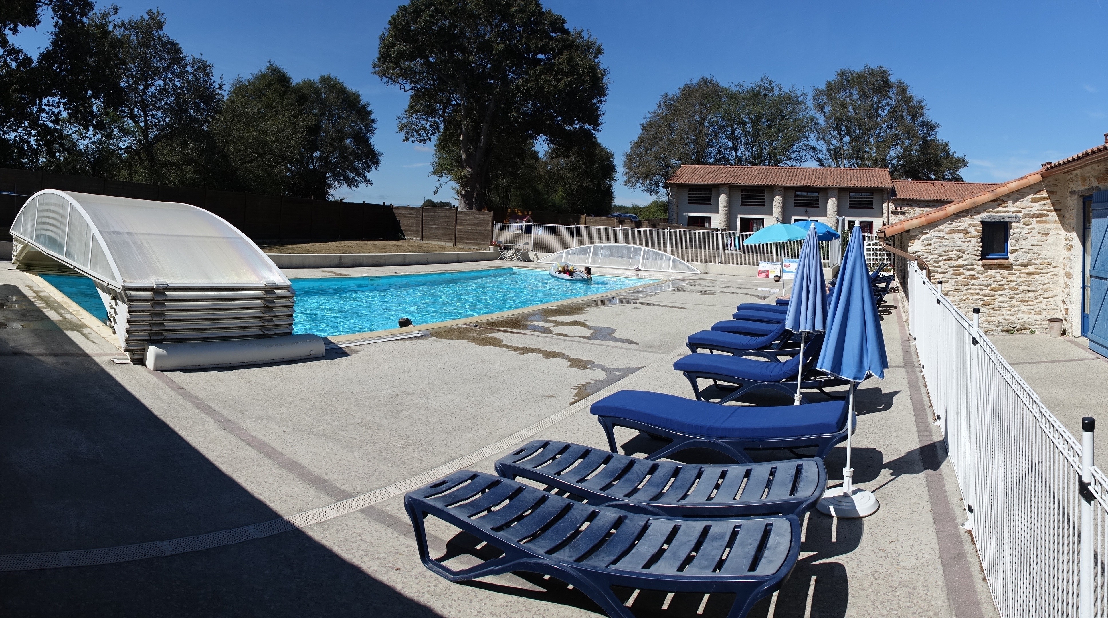 Piscine La Grange Léon