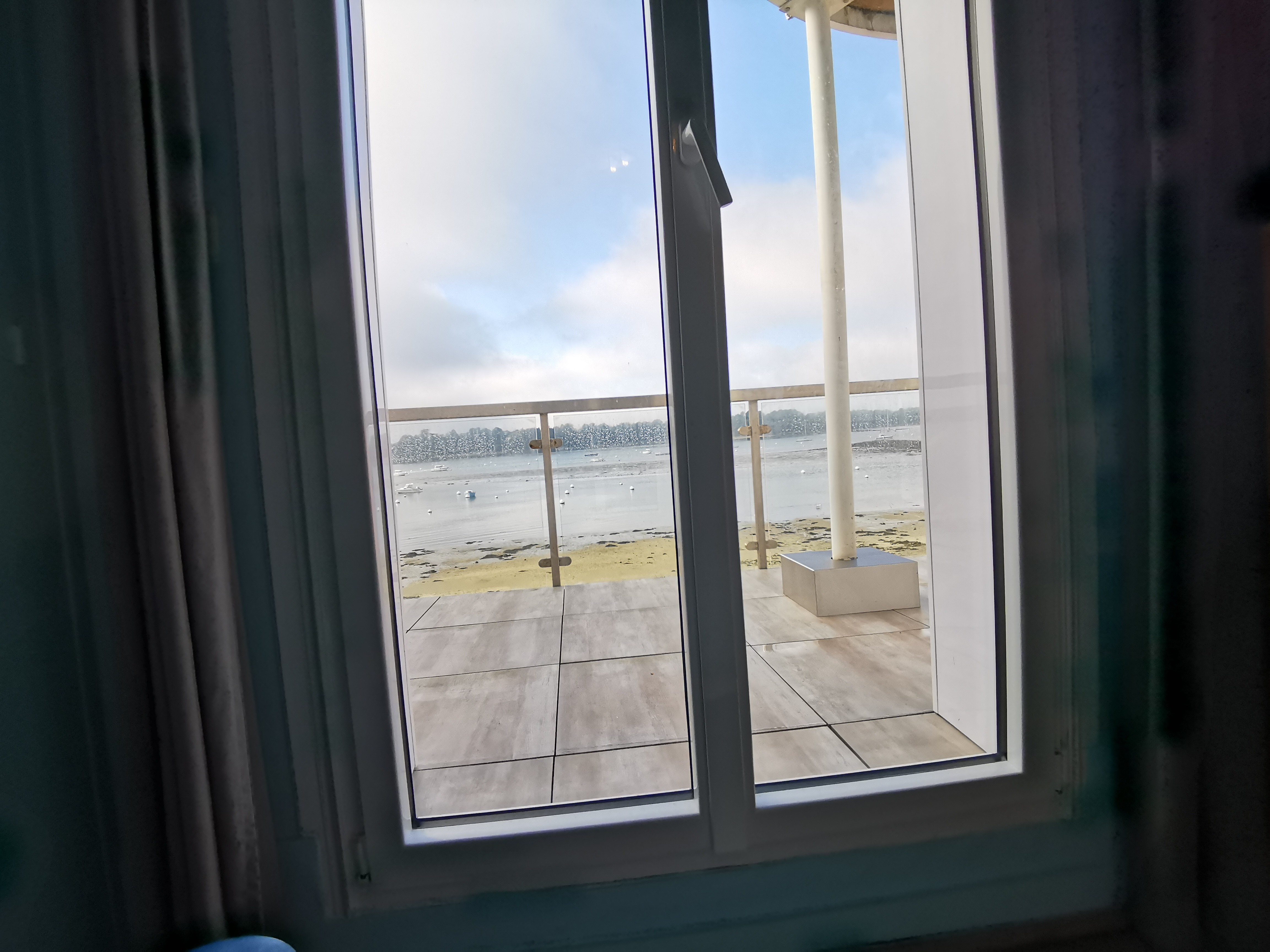 Accès terrasse depuis 2 chambres