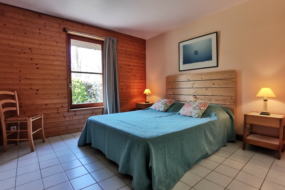 RDC: Chambre 1 avec lit 140