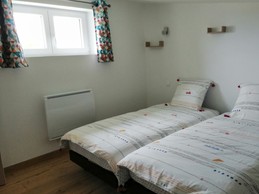 CHAMBRE AVEC 2 LITS UNE PERSONNE