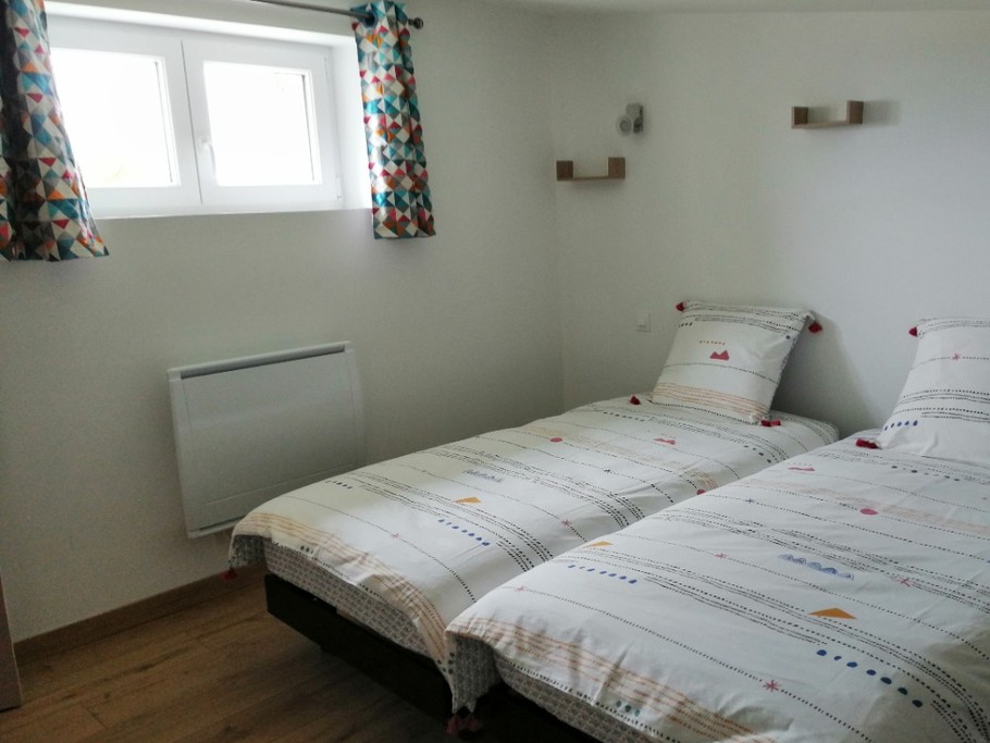 CHAMBRE AVEC 2 LITS UNE PERSONNE