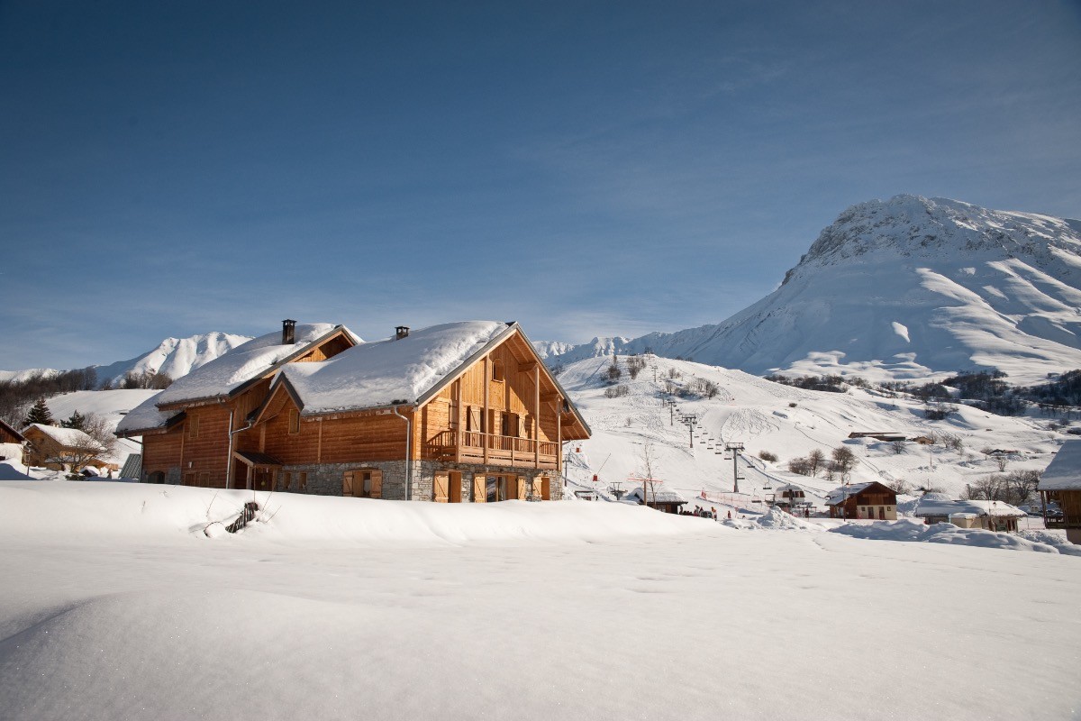 Le chalet, les pistes de ski et le Mont Emy
The chalet, the ski slopes and the Mont Emy