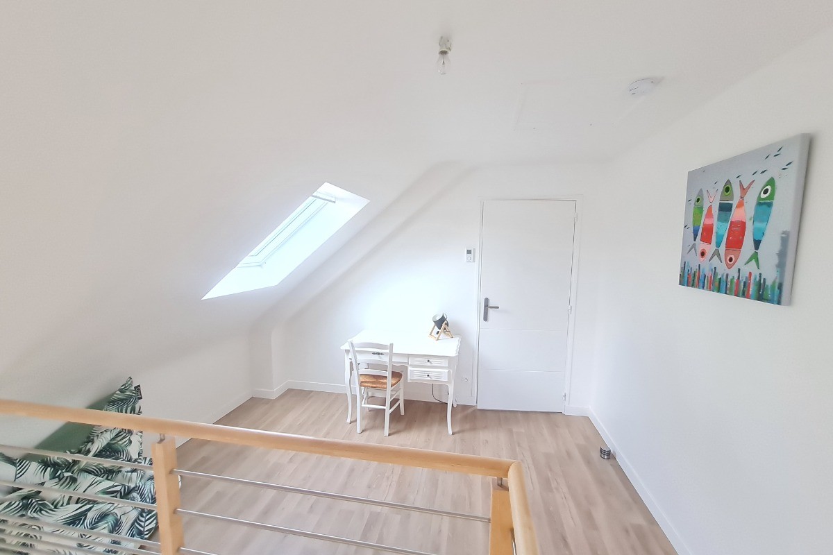 Mezzanine avec bureau à l'étage