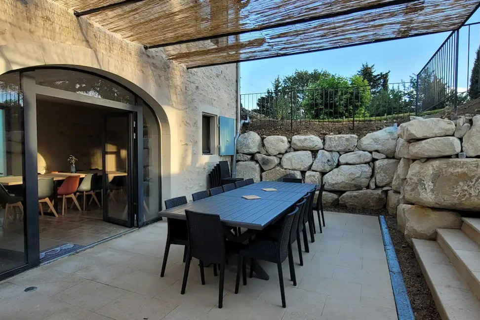 Terrasse avec barbecue gaz