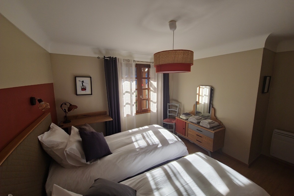 Chambres en position 2 lits 90*200 avec location linge de lit et location linge de toilette