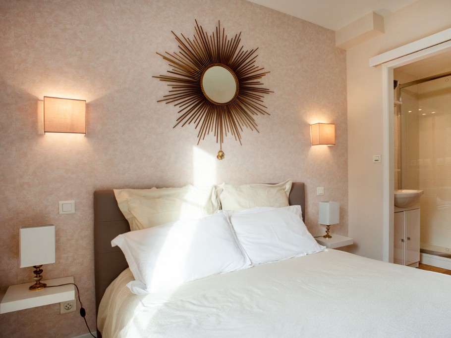 chambre rez de chaussée avec salle de bain privative