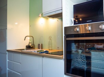 cuisine équipée LV + LL + frigo congélateur, four, plaque vitro