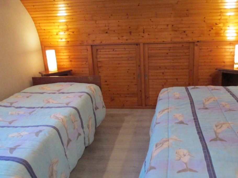 Chambre 2 lits simples
(l'un 90 et l'autre de 120)