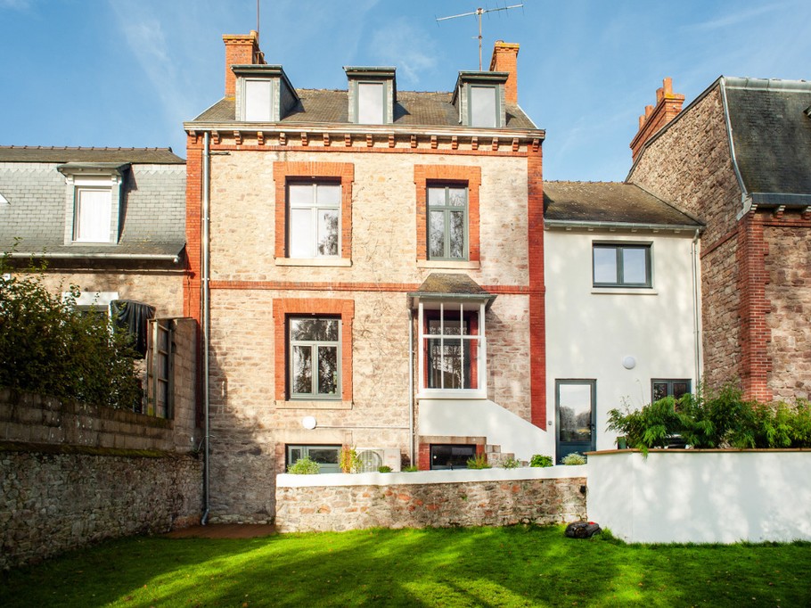 Ti Laouen, Clévacances, outside garden view