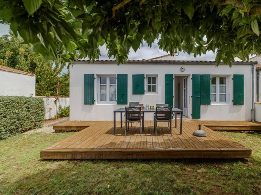 Gite "Rue de La Manne" avec jardin clos, proche de l'océan et des commerces à pieds, pour 5 personnes, Ste Marie de Ré, Ile de Ré