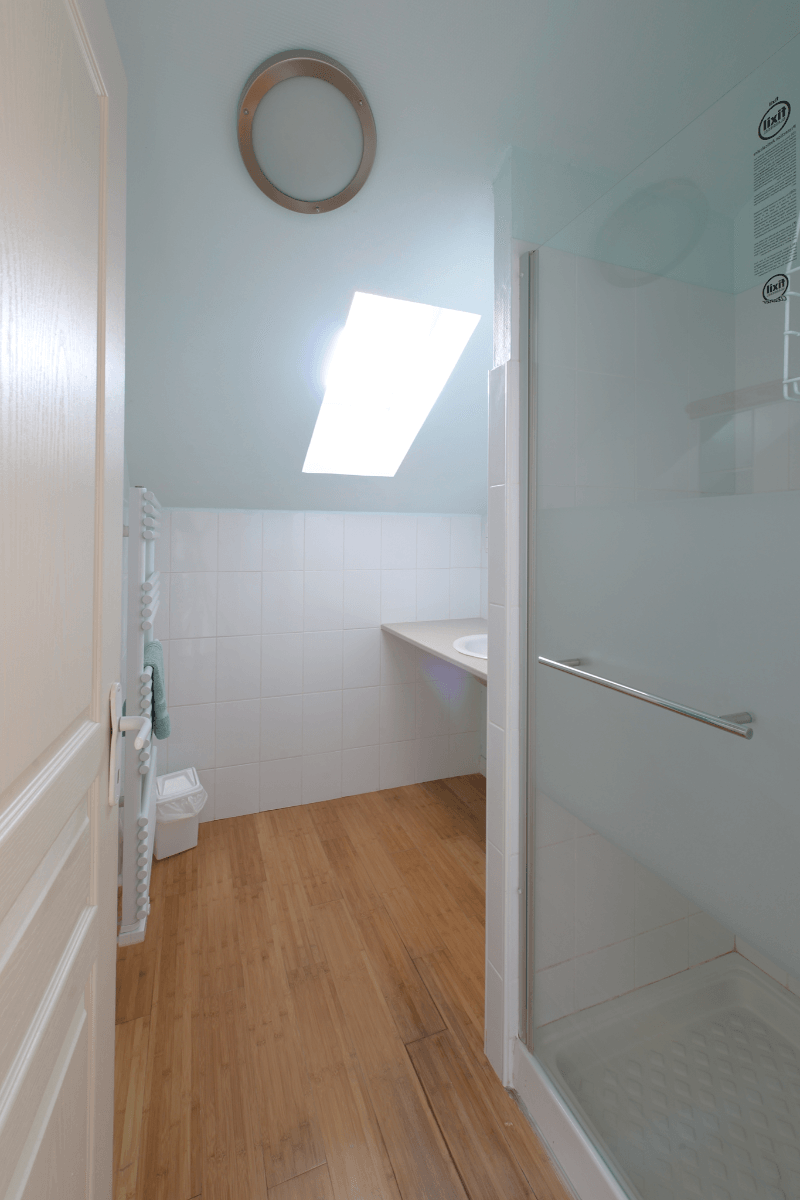 salle de bain chambre bleue