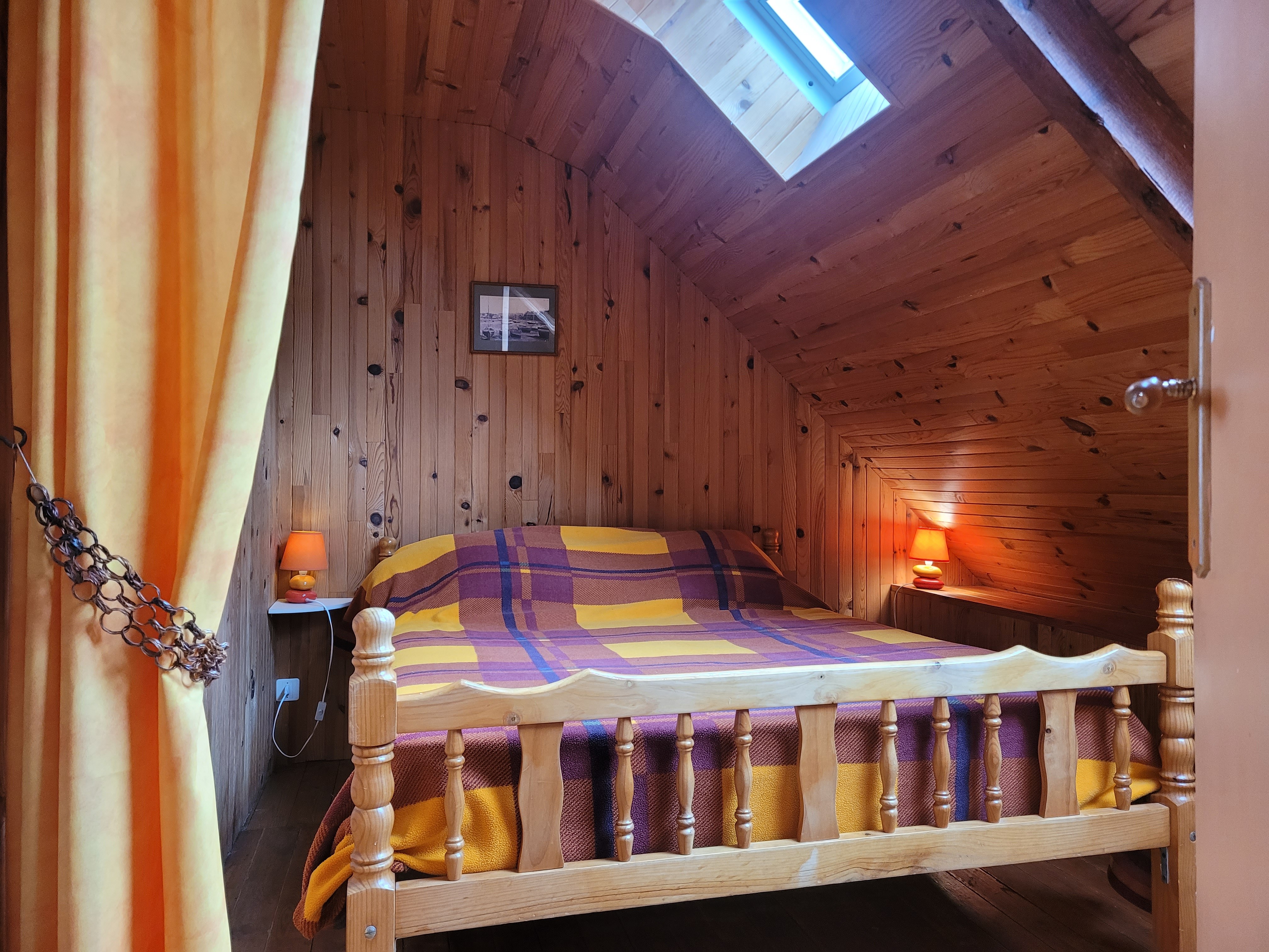 FLOURY, location clévacances, Port de Loguivy, espace chambre