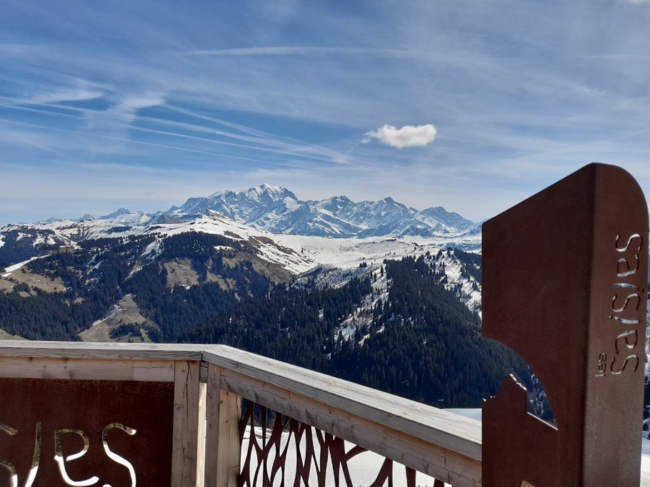Vue du balcon du mont Blanc en haut du Char du beurre