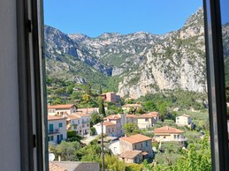 View of the Baudon
