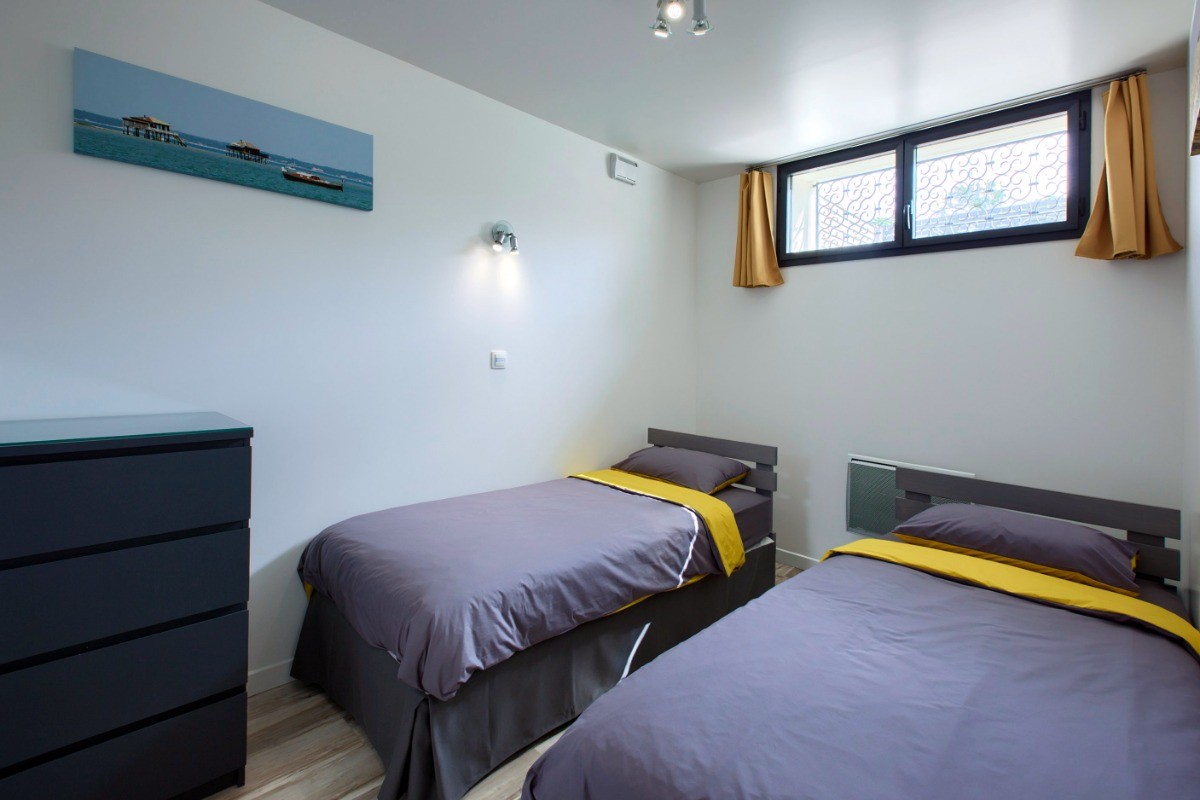 Chambre 2 : 2 lits simples 90x200
