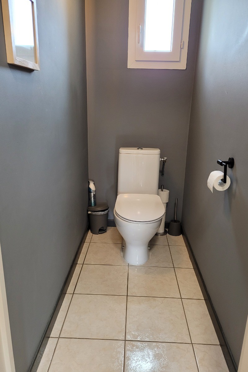 Location Clévacances - VanHeuverswyn, Plouha - Villa façade coté mer - WC indépendants au rez-de-chaussée