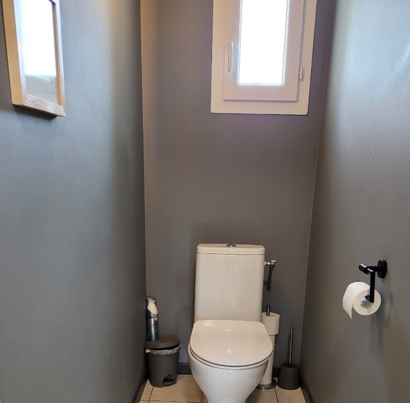 Location Clévacances - VanHeuverswyn, Plouha - Villa façade coté mer - WC indépendants au rez-de-chaussée