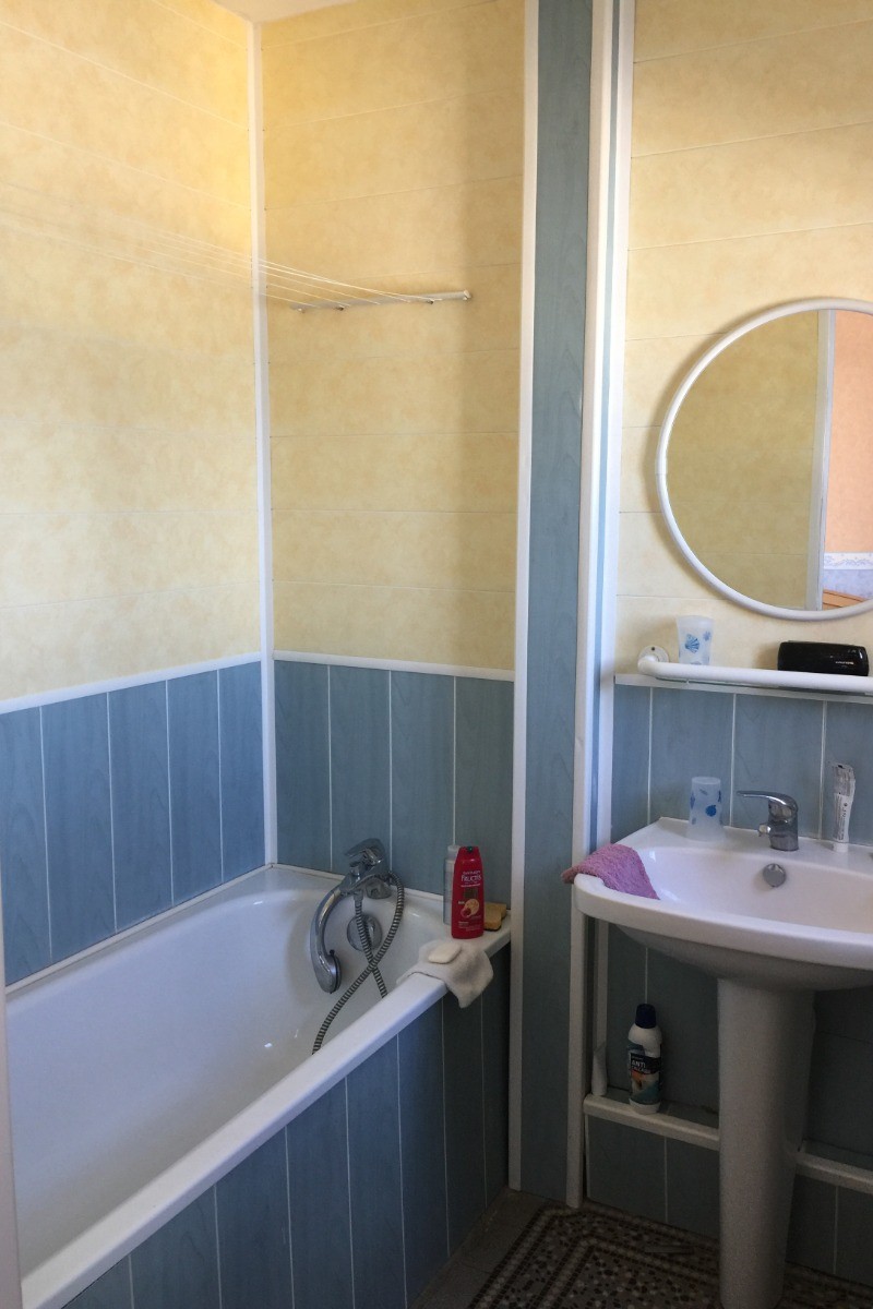 SDB privative de la chambre côté mer (2ème étage) - Villa Gargamelle