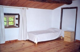 Chambre Daphnis au Domaine de la loge - Coté lit 90