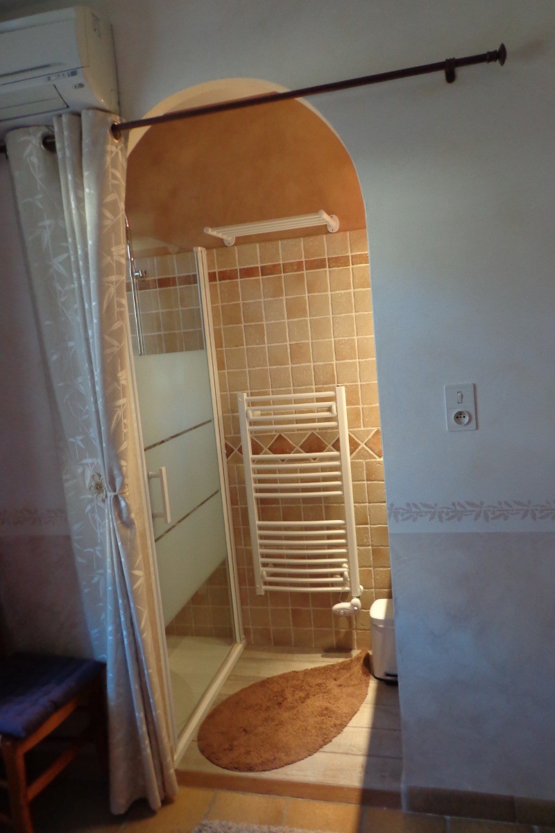 Lavande, en suite avec Garance: sa salle d'eau
