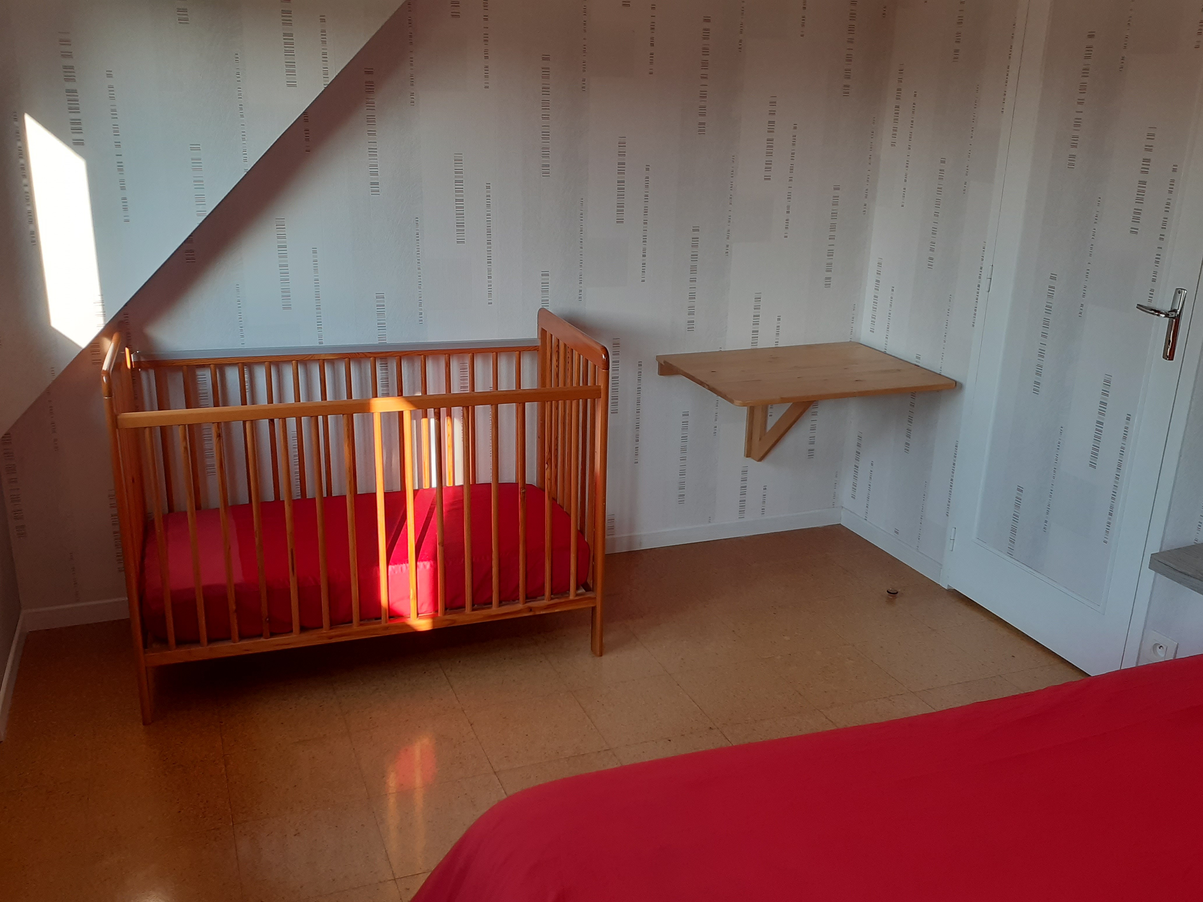 Lit bébé + table à langer