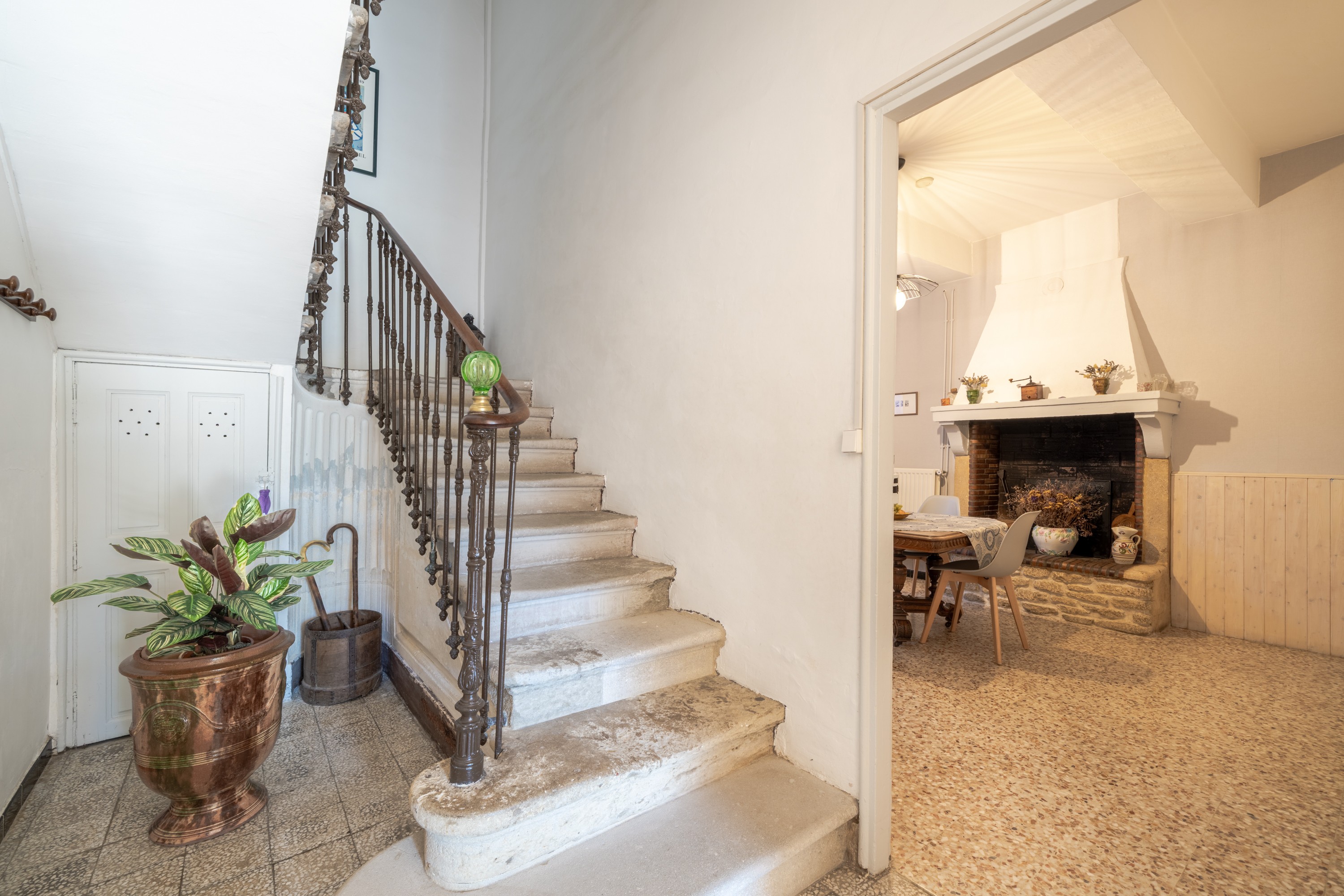 Escalier accès 1er étage