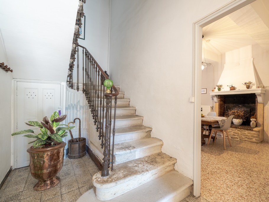 Escalier accès 1er étage