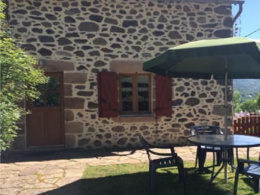 Gîte "Les Bannes", Saint Sauves d'Auvergne : La Terrasse