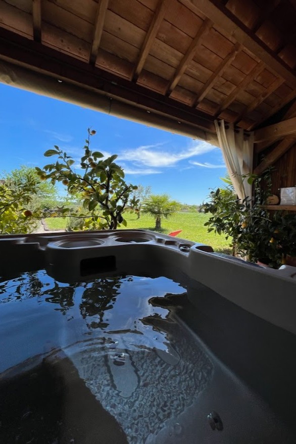 jacuzzi