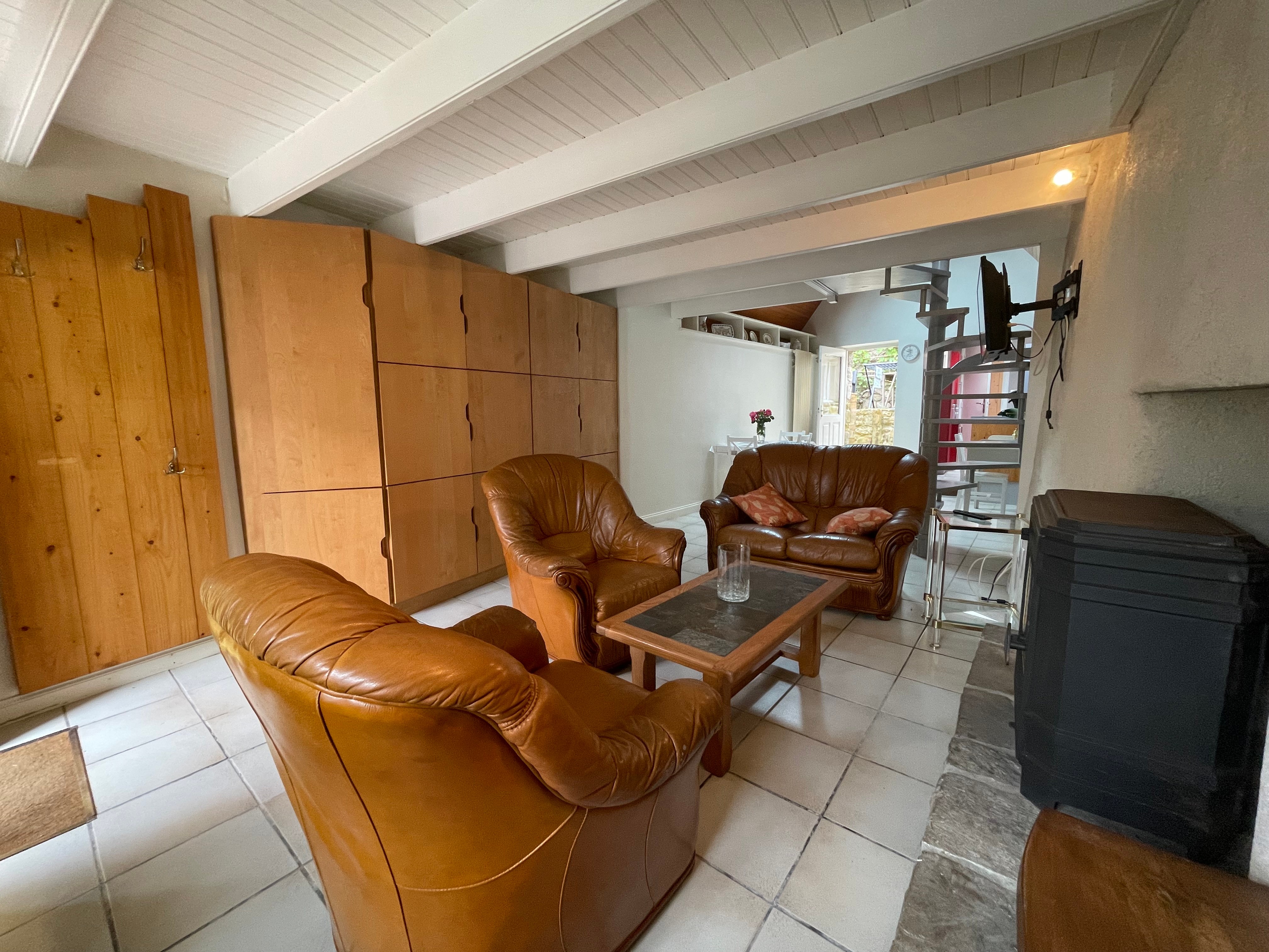 Placard de rangement dans le salon