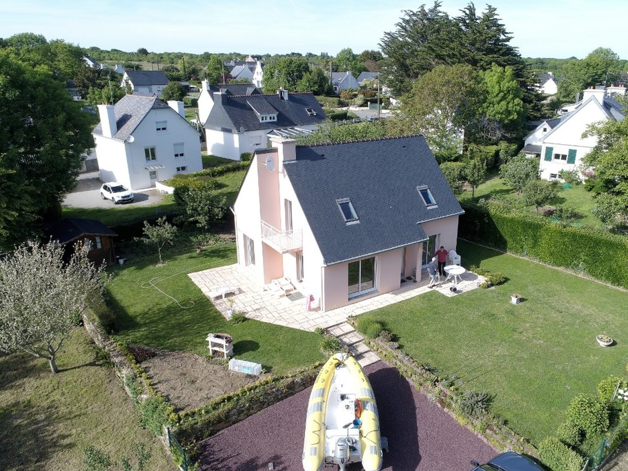 Maison avec grand jardin et parking privatif