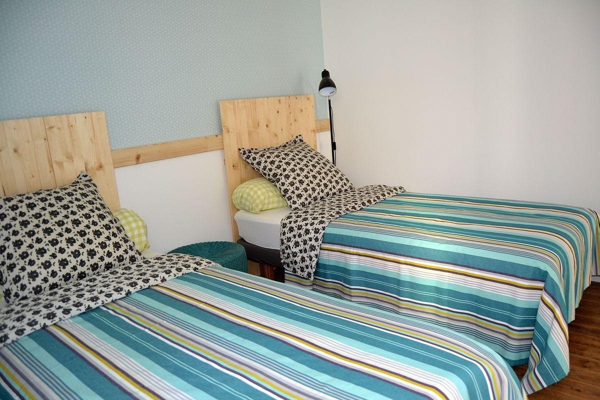 Couleurs Matin - La Verrière - Chambre 2 lits en 90