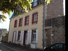 Maison. L’appartement est au premier étage sans ascenseur