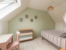 TROADEC holiday rentals Clévacances Trévou-Tréguignec, Trestel, Upstairs bedroom with a 160cm bed (2 x 80cm)