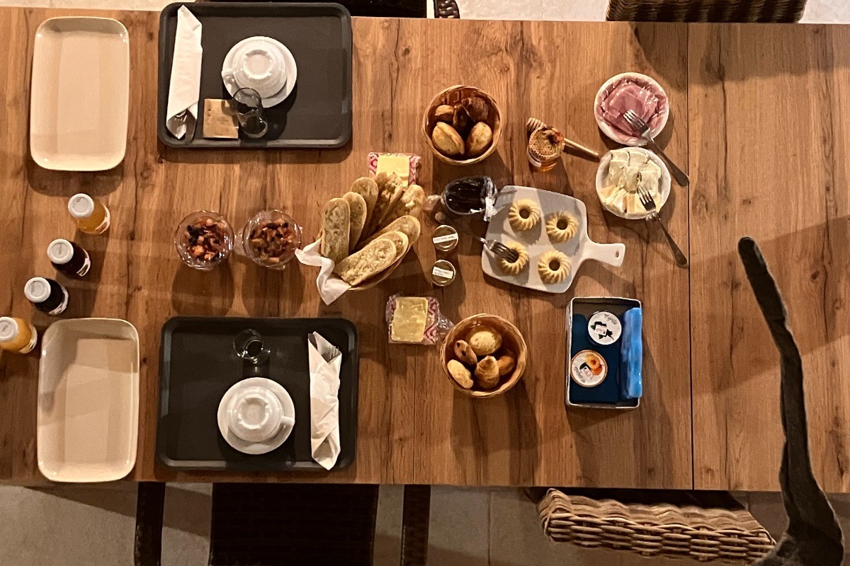 Petit déjeuner sucré/ salé - L'Hôtel Enfoncée Chambres et Table d'hôtes Le Val d'Ajol