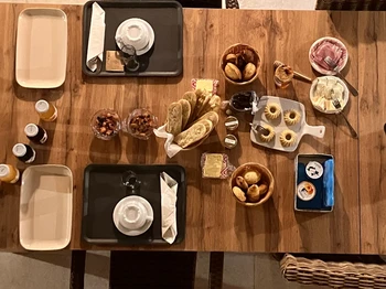 Sweet and savoury breakfast - L'Hôtel Enfoncée Chambres et Table d'hôtes Le Val d'Ajol