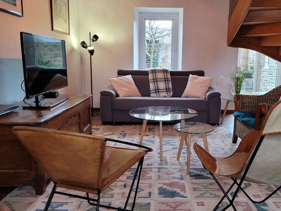 Le salon - LE MILIN DU, DE 4 A 5 PERSONNES - AU COEUR VILLAGE DE GOUAREC ENTRE LE MORBIHAN ET LES CÔTES D'ARMOR - BRETAGNE #Clévacances