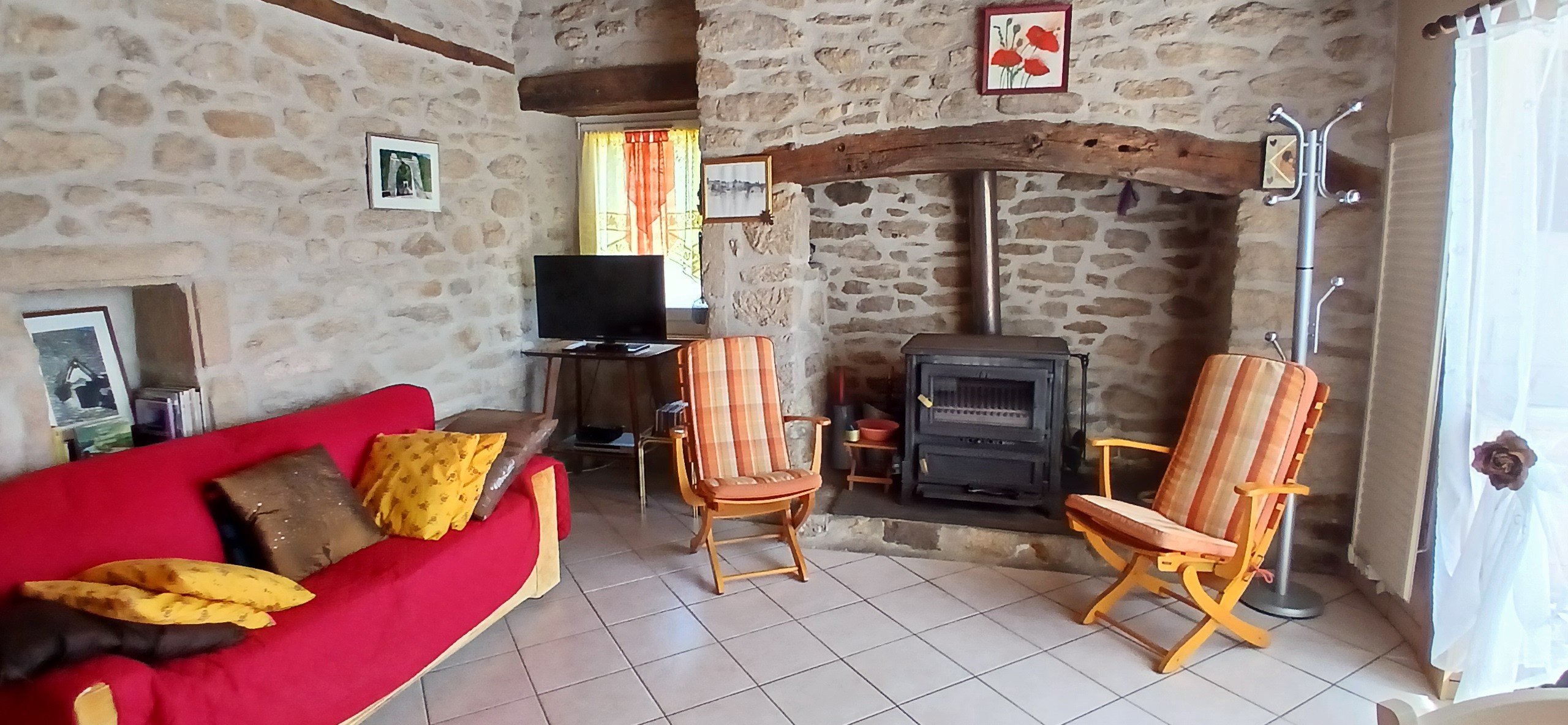 "Chez Julie" holiday cottage in Hautefage, Corrèze: A cosy living room!