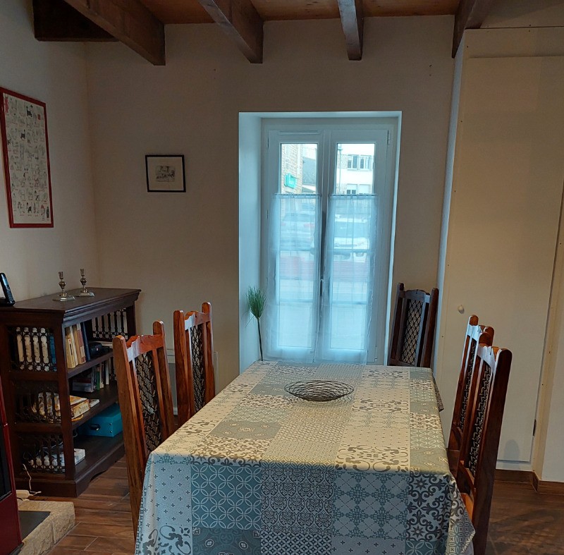 salle à manger - LE MILIN DU, DE 4 A 5 PERSONNES - AU COEUR VILLAGE DE GOUAREC ENTRE LE MORBIHAN ET LES CÔTES D'ARMOR - BRETAGNE -