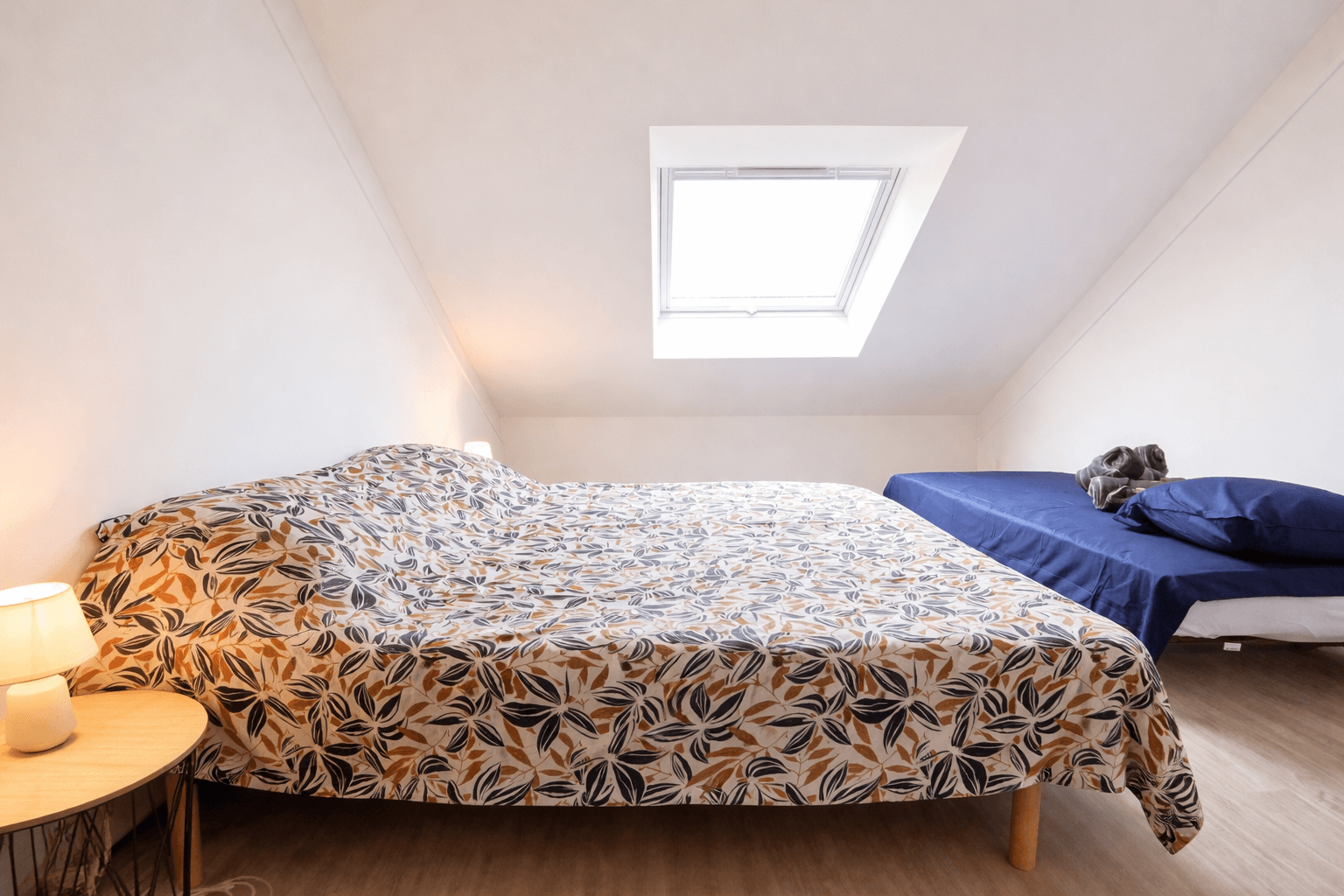First floor: Bedroom with double bed (180cm) or 2 single beds (90cm)