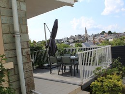 terrasse et vue sur ville